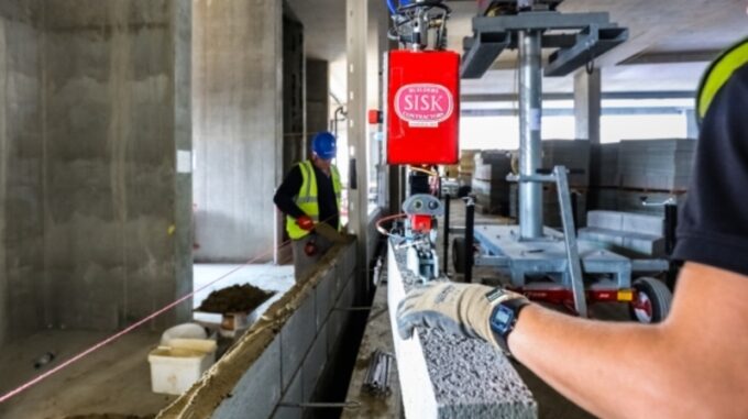 Sisk Becomes First in Europe to Introduce Lifting Robotics to Site