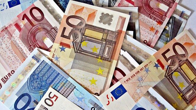 Interest Rates - Irish Paying €82k More on €300K Mortgage Over 30 Years