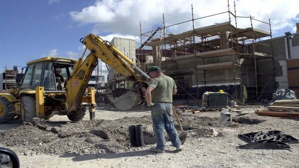 Construction Sector Sees Contraction Despite Housing Growth