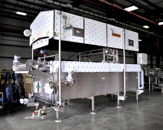 Enclosed batch fryer improves efficiency and energy savings